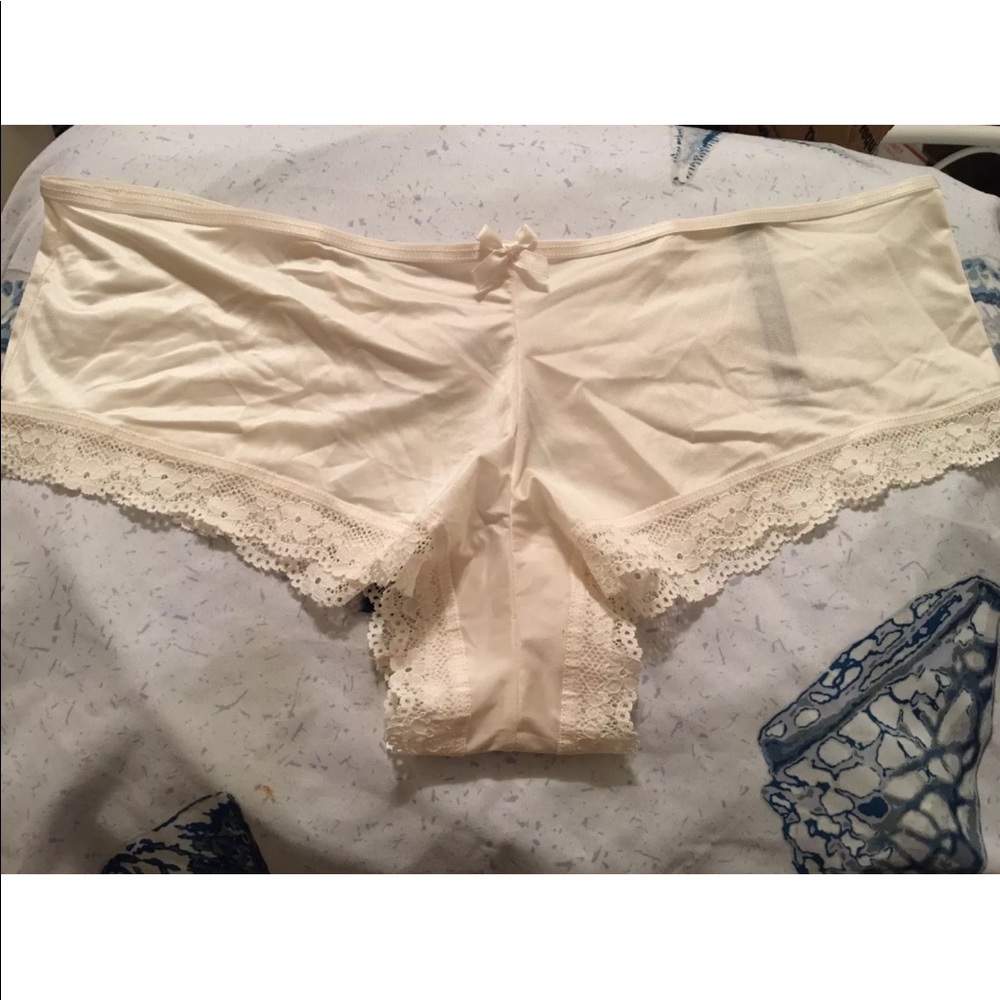 Victoria’s Secret Very Sexy Cheeky Pantie